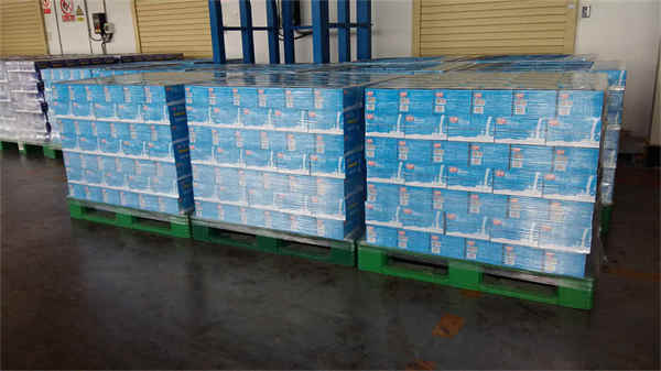 Vollautomatischer Stretchwickler mit Dreharm