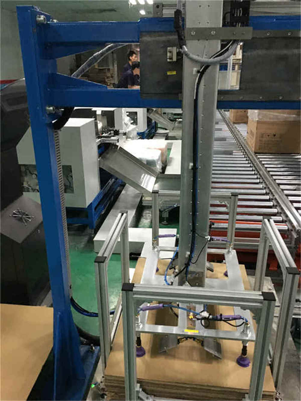 Automatischer Manipulator zum Hinzufügen rechteckiger Koordinaten für das Dach