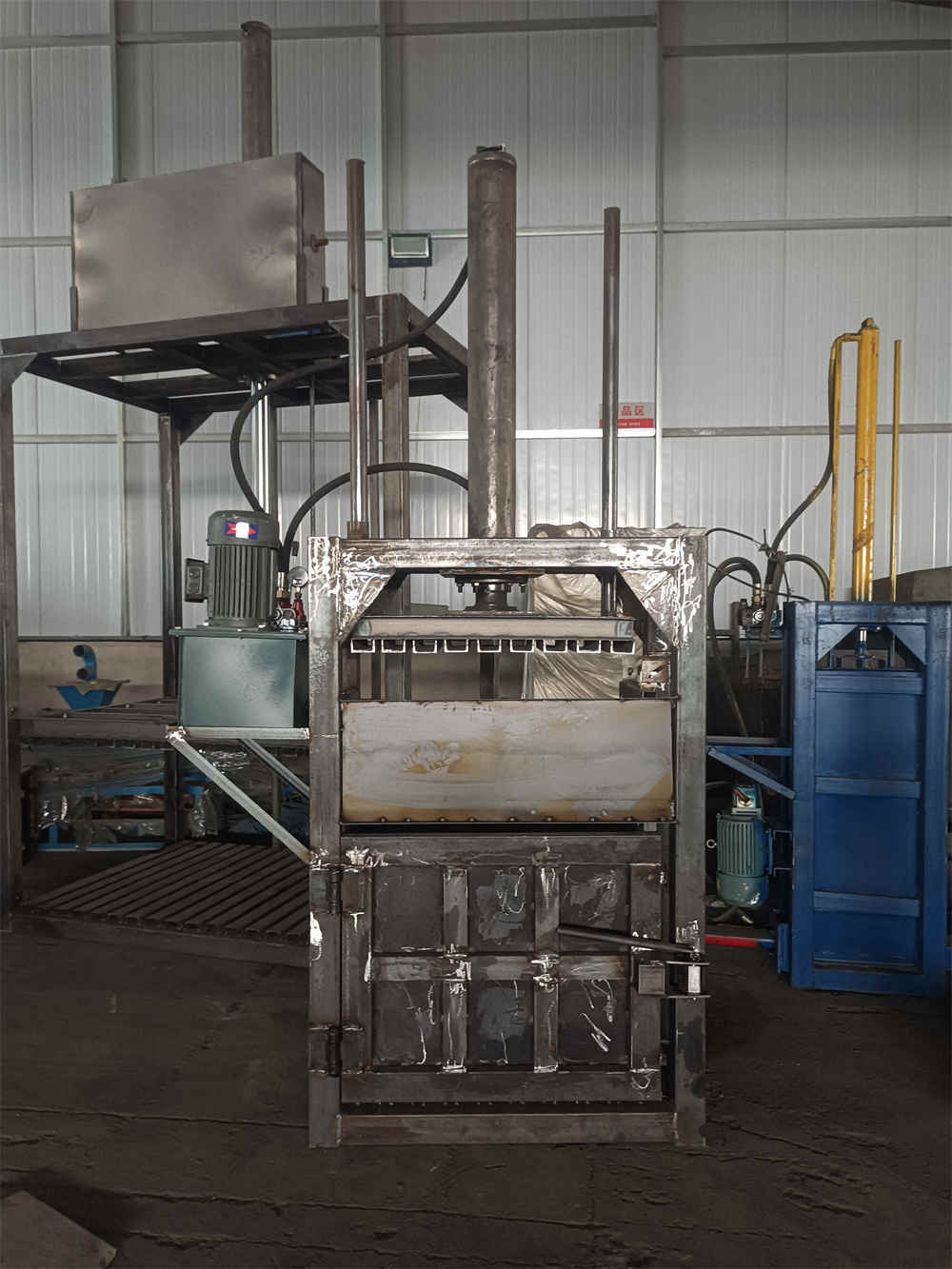 Vollautomatische hydraulische Ballenpresse