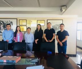 Kunden aus Laos für die Unterzeichnung der Vereinbarung für ein Regierungsprojekt