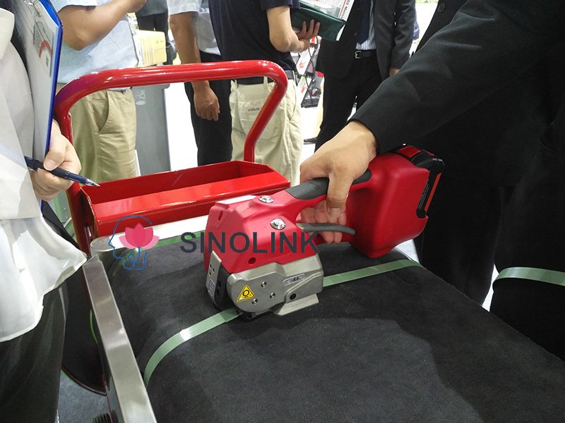 Halbautomatische Umreifungsmaschine mit Griff Semi-auto Handle Type Strapping Machine