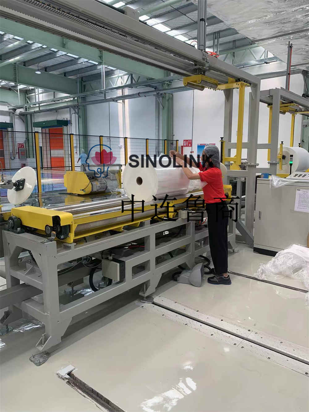 Non-woven Radial Packaging Machine Notes:  Demand-side rewinder table height: 700mm (the height of the supplier's equipment drive roller from the ground needs to be designed to be 700mm);  The rewinder to the winding machine rewinder is excessive, and the transport table is excessive, and the demander is responsible.  Non-woven Radial Packaging Machine  Packaging Requirements:  The number of winding turns can be set  Automatic reciprocating is possible  After each package roll, the film holder automatically returns to the fixed position.  Non-woven Radial Packaging Machine  Other requirements:  At the request of the demand side, after winding, it is necessary to discharge the material directly in the same direction as the incoming material, as shown in the following figure:
