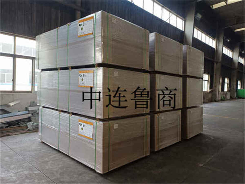 Intelligentes Verpackungssystem für männliche Holzbretter