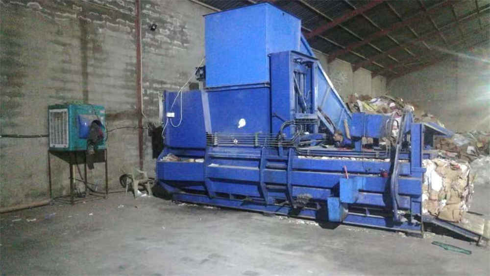 Vollautomatische hydraulische Ballenpresse Fully Automatic Hydraulic Baler Machine