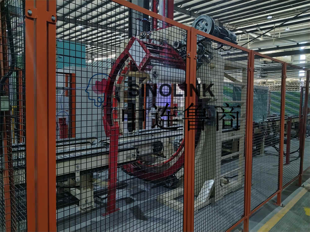 Automatische sechsseitige Vorstrecker-Verpackungsmaschine für Plattenbustenmaterialien Automatische sechsseitige Vorstrecker-Verpackungsmaschine für Plattenbustenmaterialien