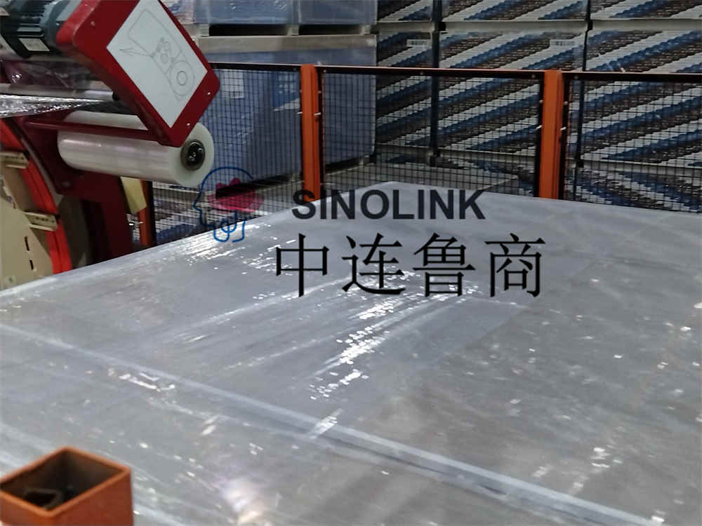 Automatische sechsseitige Vorstrecker-Verpackungsmaschine für Plattenbustenmaterialien Automatische sechsseitige Vorstrecker-Verpackungsmaschine für Plattenbustenmaterialien