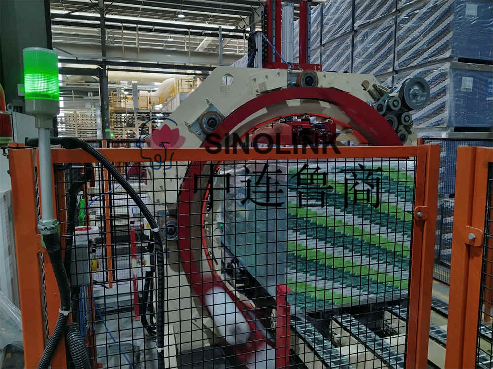 Automatische sechsseitige Vorstrecker-Verpackungsmaschine für Plattenbustenmaterialien Automatische sechsseitige Vorstrecker-Verpackungsmaschine für Plattenbustenmaterialien